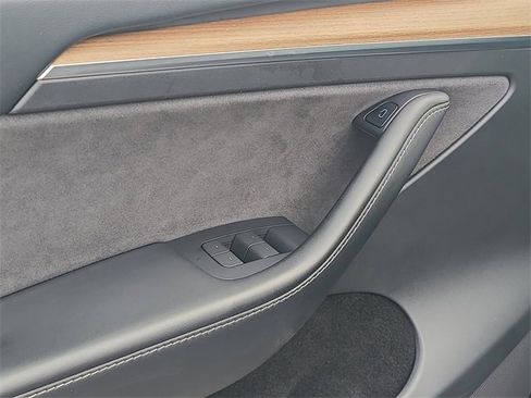 Used 2023 Tesla Model Y Long Range image 20