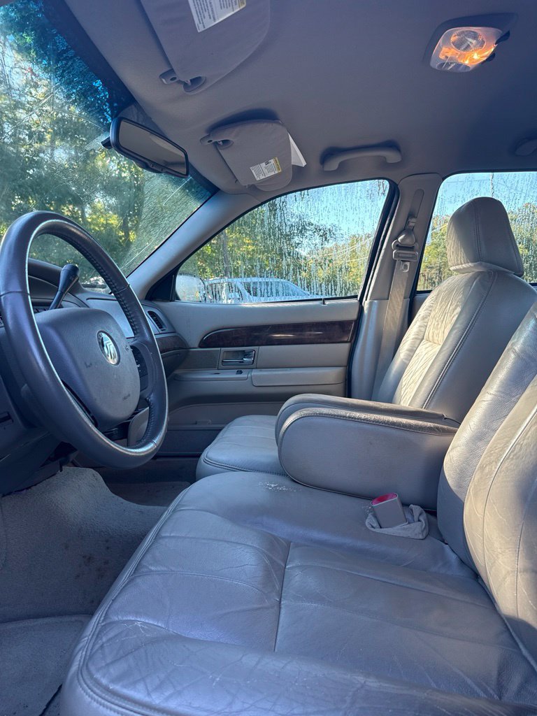 Used 2010 Mercury Grand Marquis LS RWD image 9