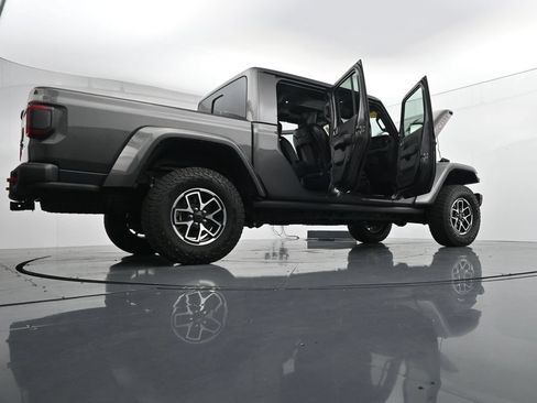 Used 2025 Jeep Gladiator Rubicon AWD/4WD image 43