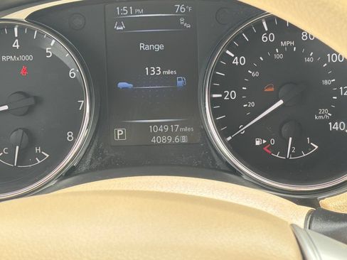 Used 2014 Nissan Rogue SV w/ SV Premium Package AWD/4WD image 16