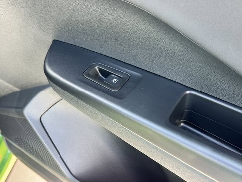 New 2025 Volkswagen Taos SE image 24