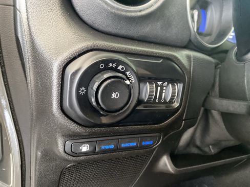 Used 2021 Jeep Wrangler Unlimited Sahara image 10