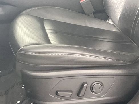 Used 2024 Kia Sorento S image 17