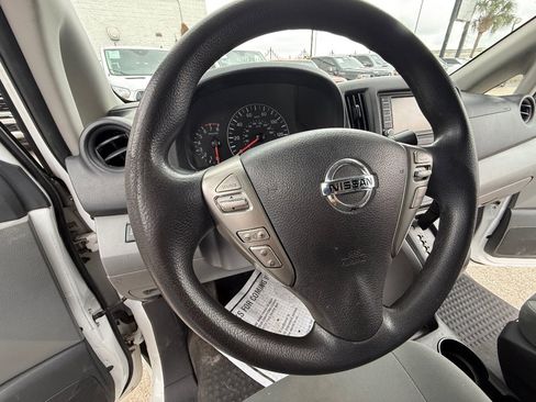 Used 2020 Nissan NV200 SV image 19