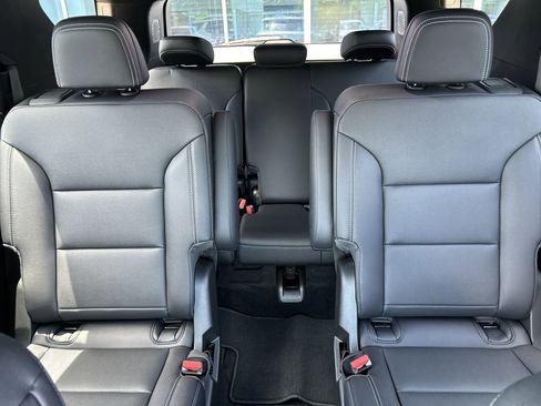 New 2026 Chevrolet Traverse LT w/ Sun and Wheel Package image 23
