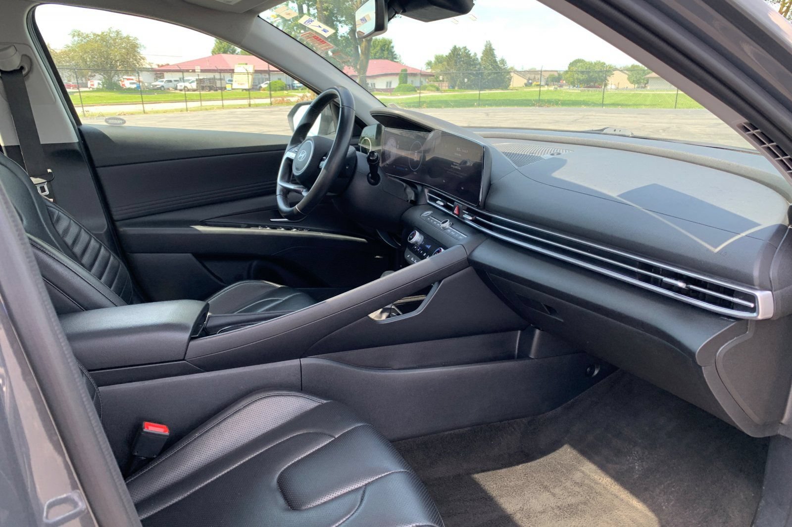 Used 2024 Hyundai Elantra Limited FWD image 18