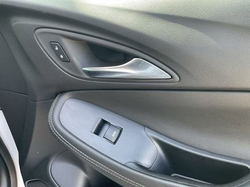 Used 2025 Buick Encore GX Preferred image 15