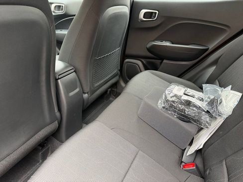 Used 2026 Hyundai Venue SE FWD image 14