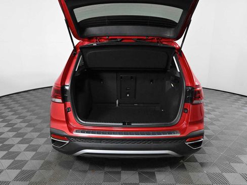 Certified 2022 Volkswagen Taos SE FWD image 9