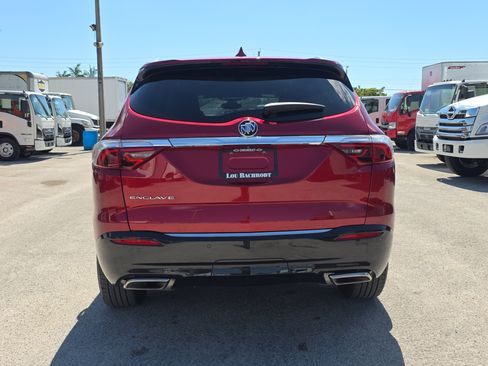 Used 2024 Buick Enclave Essence FWD image 6
