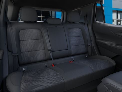 New 2026 Chevrolet Equinox LT FWD image 17