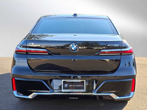 Used 2024 BMW i7 xDrive60 AWD/4WD image 4