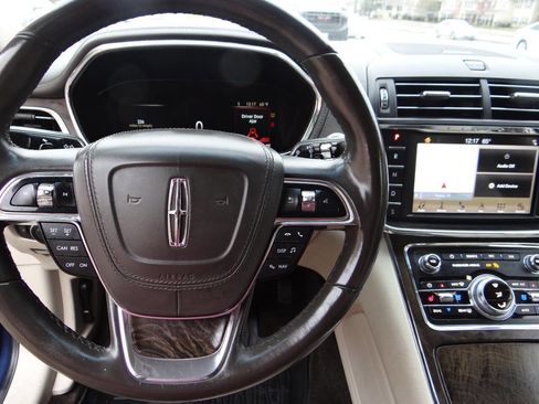 Used 2017 Lincoln Continental Reserve image 15