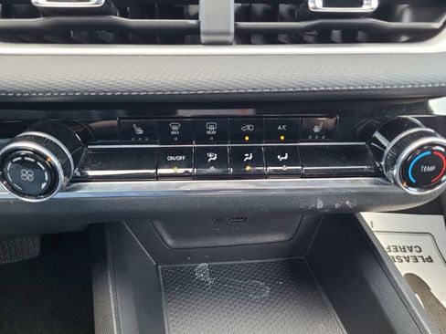 Used 2025 Chevrolet Equinox LT FWD image 20