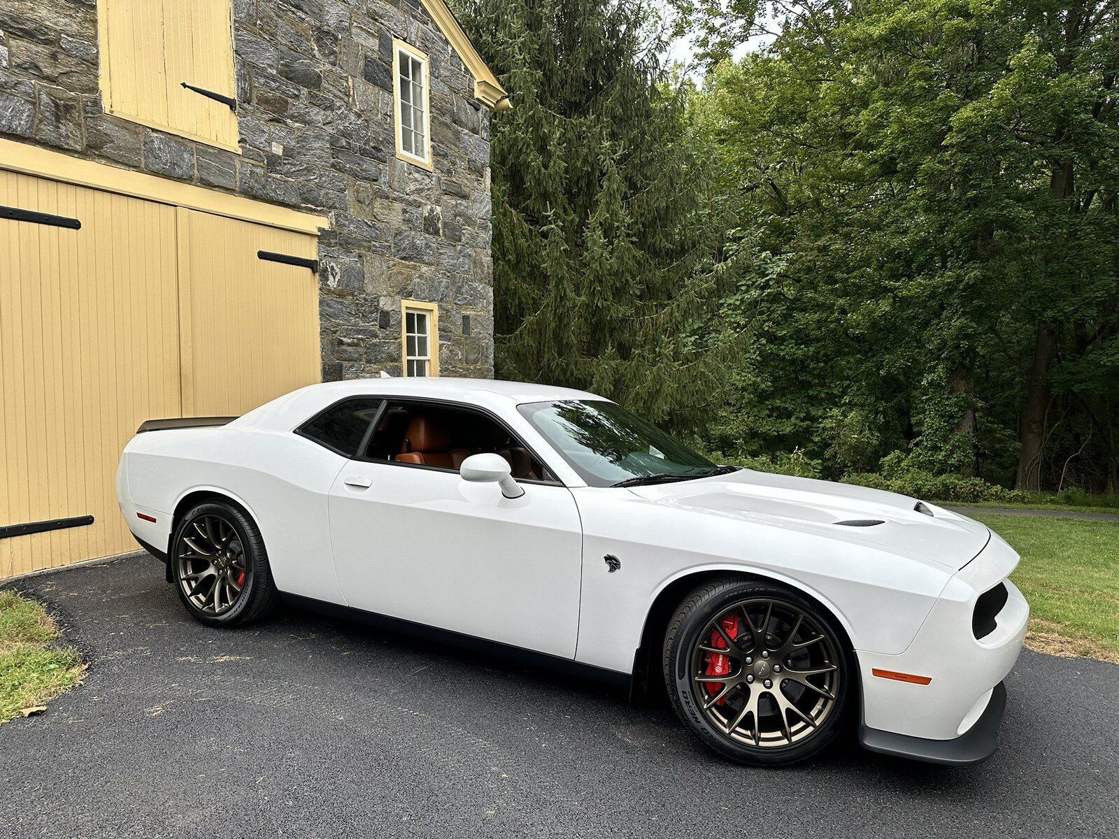 Used 2015 Dodge Challenger SRT Hellcat RWD image 28