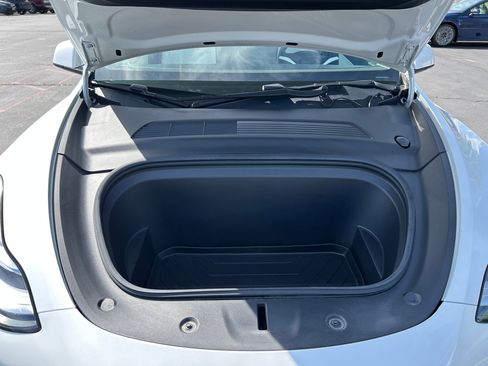 Used 2020 Tesla Model Y Long Range image 29