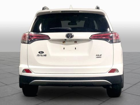 Used 2018 Toyota RAV4 XLE AWD/4WD image 5