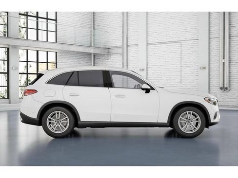 Used 2026 Mercedes-Benz GLC 300 4MATIC image 2