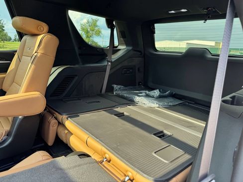 New 2026 Cadillac Escalade Luxury w/ Touring Package AWD/4WD image 17