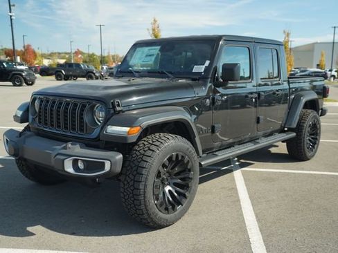 New 2025 Jeep Gladiator Sport image 3