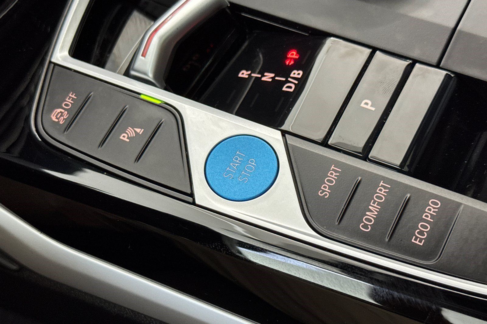 Certified 2024 BMW i4 eDrive35 w/ Convenience Package RWD image 17