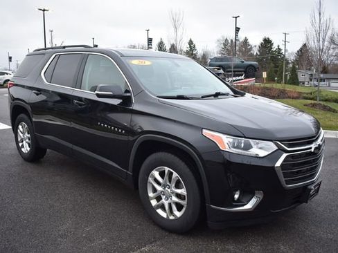 Used 2020 Chevrolet Traverse LT image 1