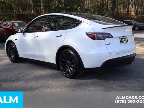 Used 2024 Tesla Model Y Performance image 7