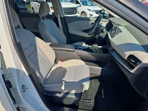 Used 2023 Nissan Rogue SV image 19