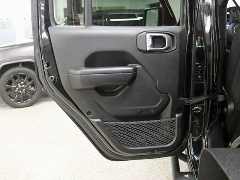 Used 2019 Jeep Wrangler Unlimited Sport S image 33