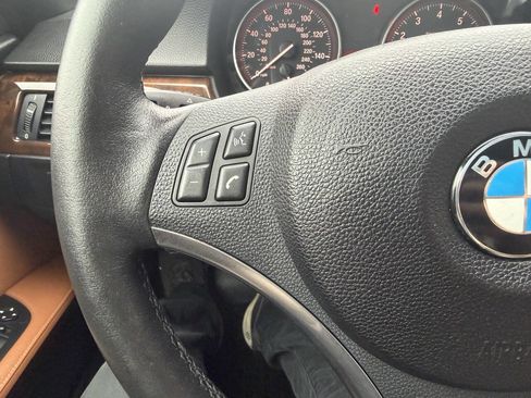 Used 2013 BMW 328i Convertible image 25