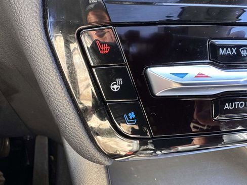 Used 2022 Ford Explorer Limited w/ Equipment Group 301A image 26