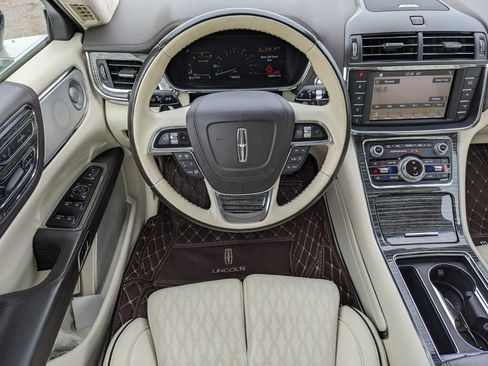 Used 2017 Lincoln Continental Black Label w/ Rear-seat Package image 15