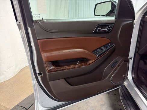 Used 2019 Chevrolet Suburban Premier w/ RST 6.2L Performance Edition image 4