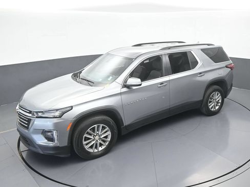 Used 2023 Chevrolet Traverse LT FWD image 50