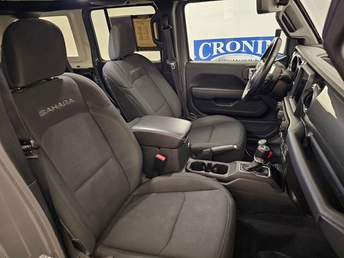 Used 2021 Jeep Wrangler Unlimited Sahara w/ Uconnect 4C Nav & Sound Group AWD/4WD image 30