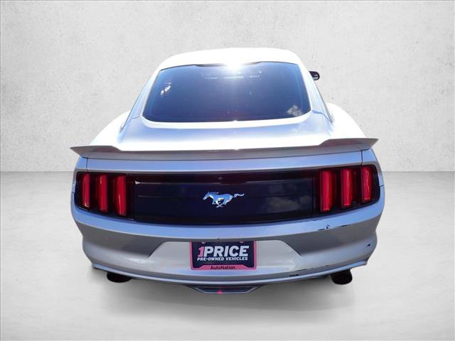Used 2017 Ford Mustang Coupe RWD image 3