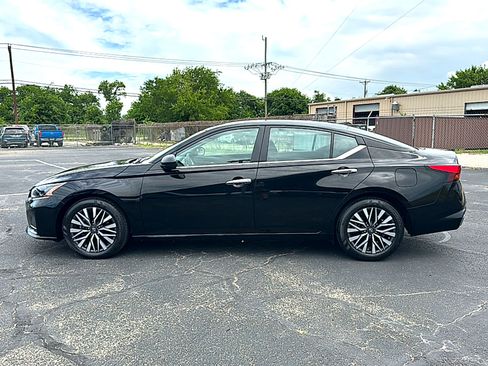 Used 2025 Nissan Altima 2.5 SV FWD image 5