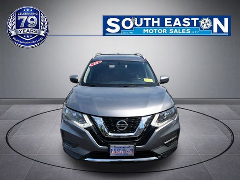 Used 2018 Nissan Rogue SV FWD image 3