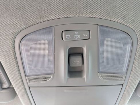 Used 2018 Hyundai Elantra Value Edition FWD image 15