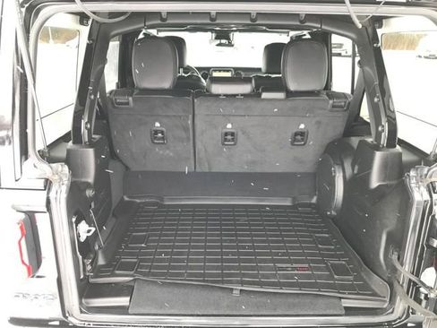 Used 2022 Jeep Wrangler Unlimited Sahara image 20