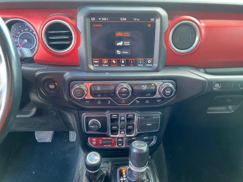 Used 2022 Jeep Wrangler Unlimited Rubicon w/ Dual Top Group AWD/4WD image 26