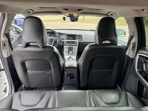 Used 2018 Volvo V60 T5 Cross Country w/ Convenience Package AWD/4WD image 21