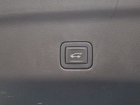 Certified 2023 Chevrolet Suburban High Country AWD/4WD image 31