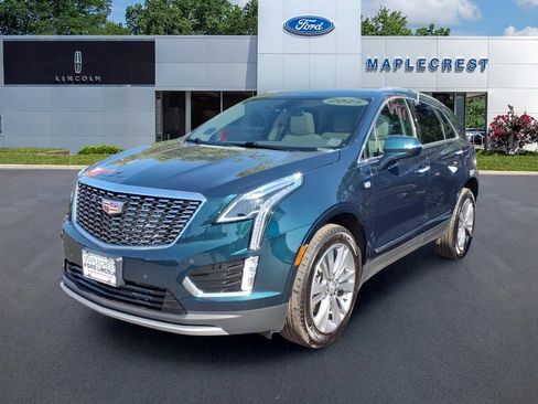 Used 2025 Cadillac XT5 Premium Luxury AWD/4WD image 2