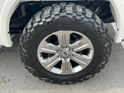 Used 2019 Ford F150 Lariat w/ Equipment Group 502A Luxury image 3