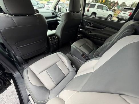 Used 2025 Subaru Ascent Onyx Edition w/ Onyx Package AWD/4WD image 14