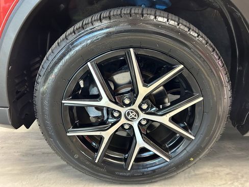 Used 2016 Toyota RAV4 SE image 22