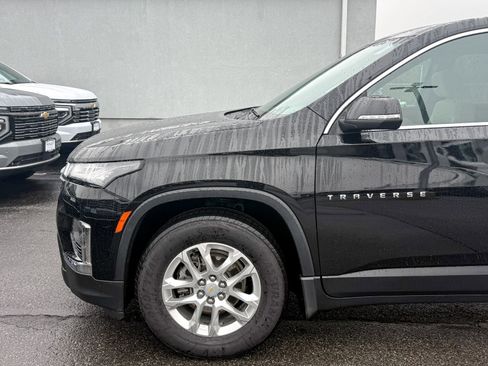 Used 2023 Chevrolet Traverse LS w/ Safety Package image 9