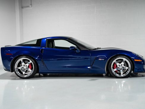 Used 2007 Chevrolet Corvette Z06 w/ Preferred Equipment Group image 2