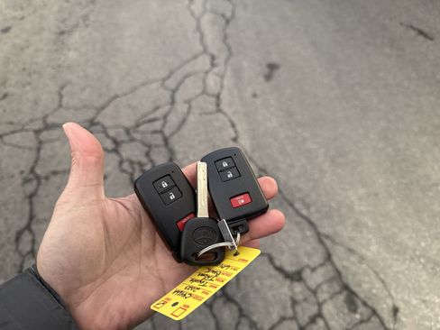 Used 2023 Toyota Tacoma TRD Sport image 10